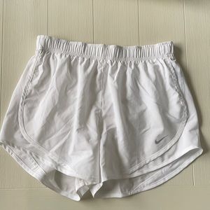 White Nike Tempo short